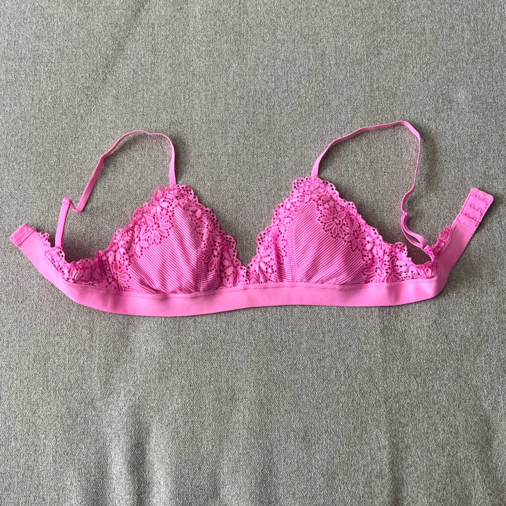 PINK Victoria Secret Women’s Pink Adjustable Bra